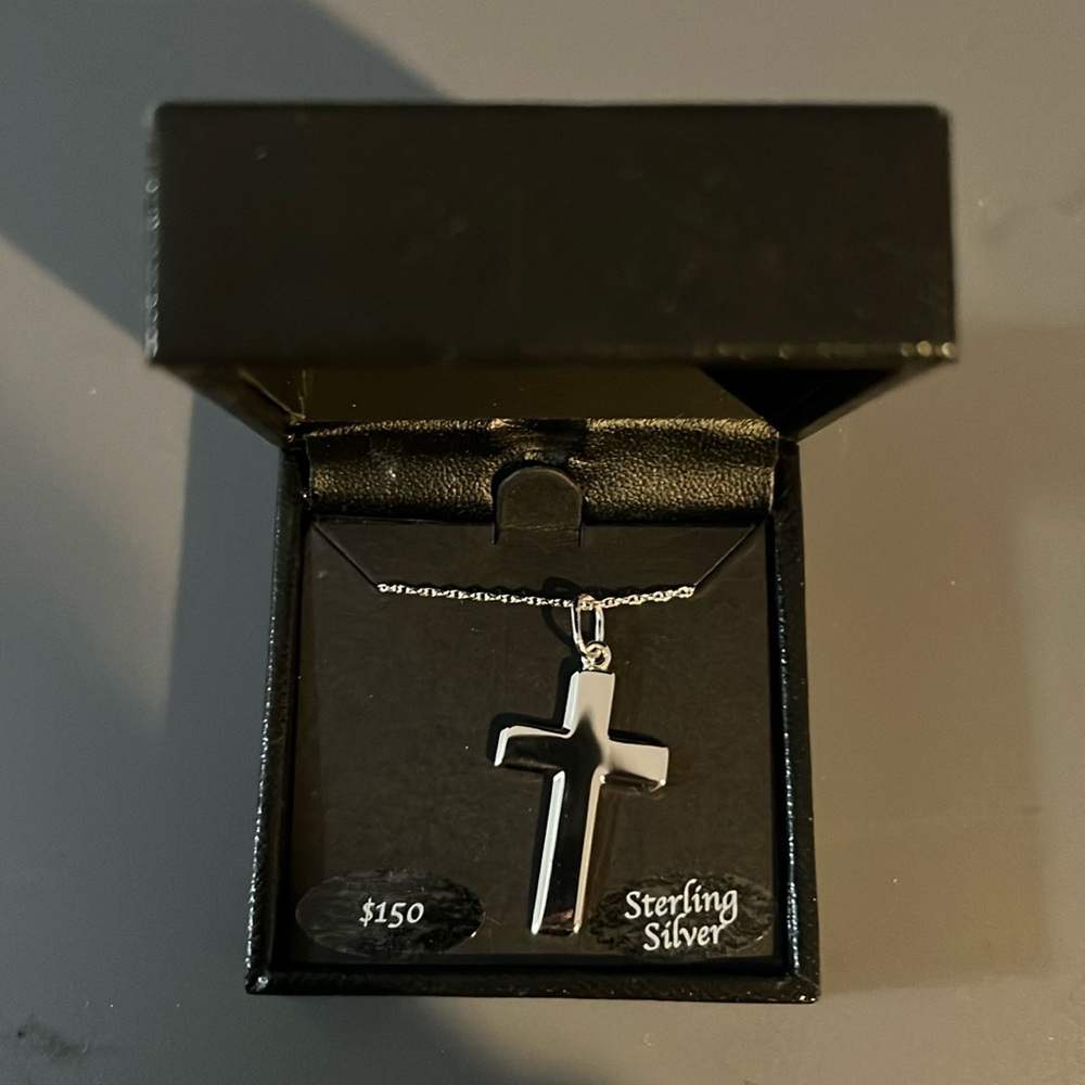 Macys Simple Cross Pendant Necklace in Sterling Silver new in box